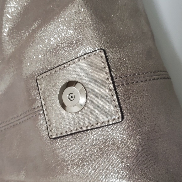 Coach Vintage Soho Elegant Metallic Leather Shoulder Bag - Picture 6 of 12